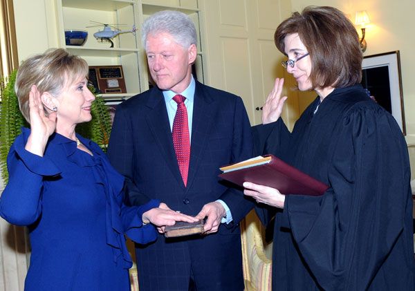 First gay President? Bill Clinton’s mistress claims that Hillary prefers ‘women’