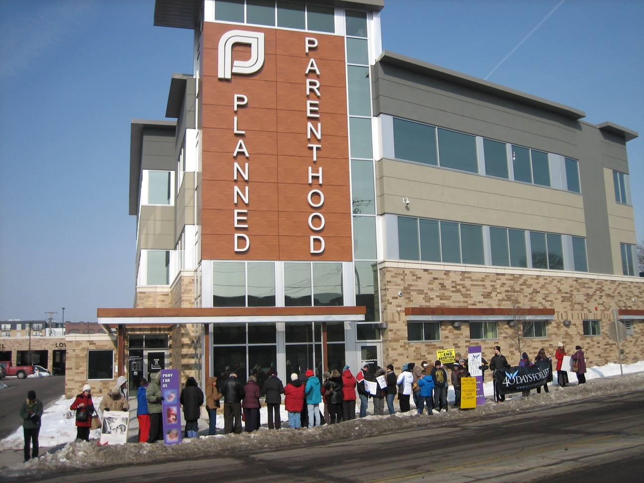 Plans to strip Planned Parenthood of federal funding could save hundreds of millions of dollars (and thousands of lives)