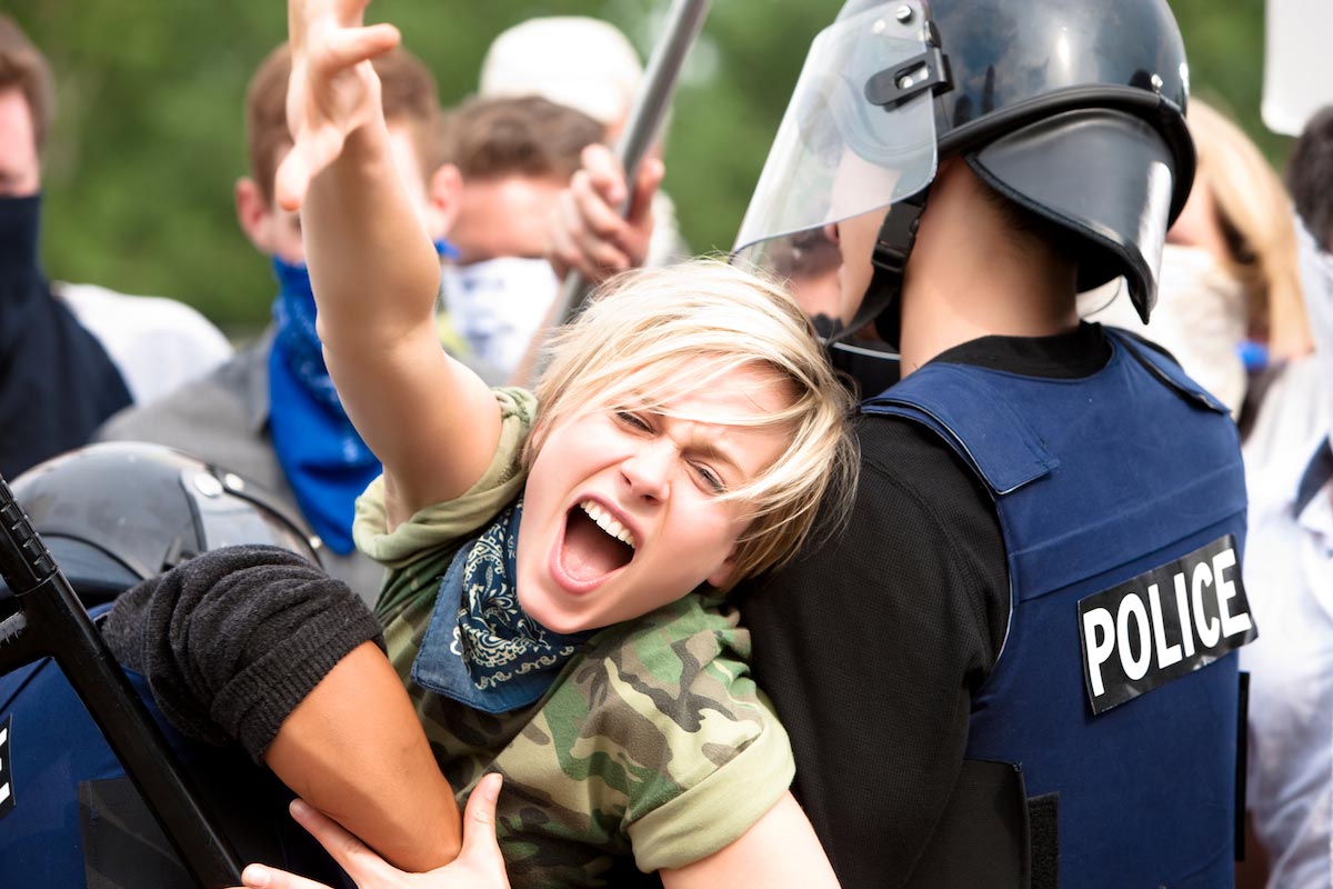 “Anti-racist” protestors segregate themselves… Use white students as a buffer for the police
