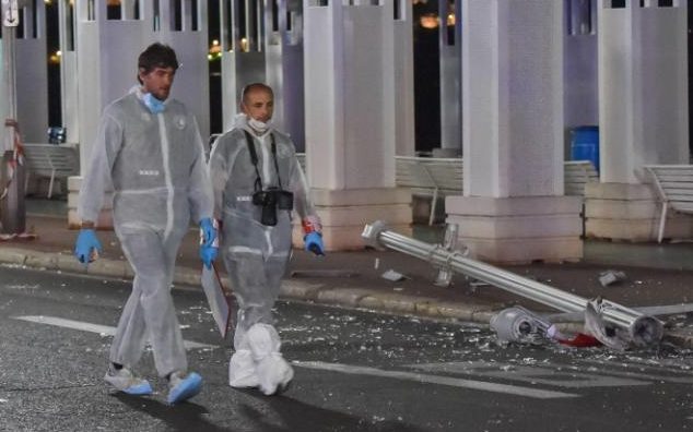 103327066_Nice-forensics-officers-NEWS-large_trans++1liUbi5BzsNKa74R7BNe_1CVCIjy2DV4uPTboQ4Y3z8