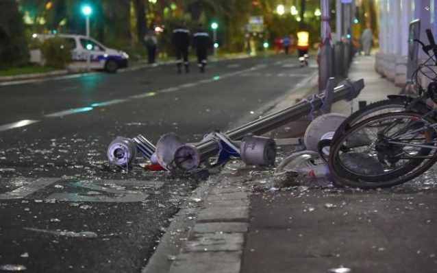 103327070_Mandatory_Credit_Photo_by_LIONEL_URMAN-SIPA-REX-Shutterstock_5770081o__More_than_80_were_k-large_trans++Vb-4wIa2tBbG798i8tgy11IJcIlzj8Oh3g52lHAPdes