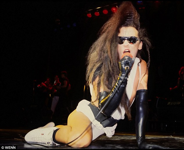 39ACAAA800000578-3868030-image-a-80_1477334988924