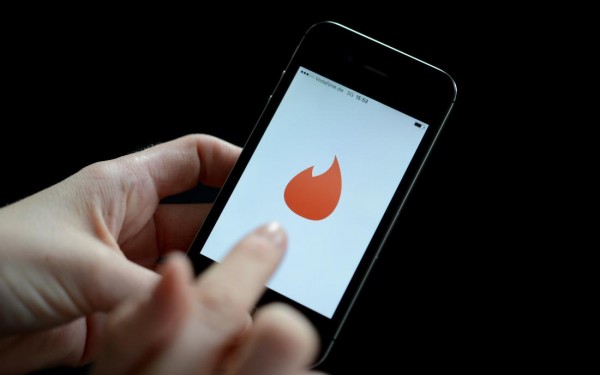 Zika/STD epidemic: Hook-up apps like Tinder could exacerbate spread of viruses linked to birth defects!