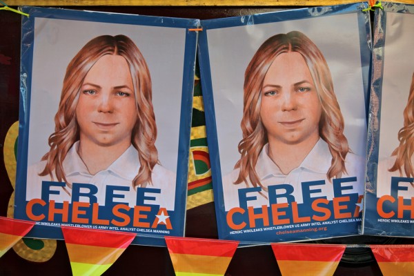 Obama drastically reduces remainder of whistleblower Chelsea Manning’s prison sentence