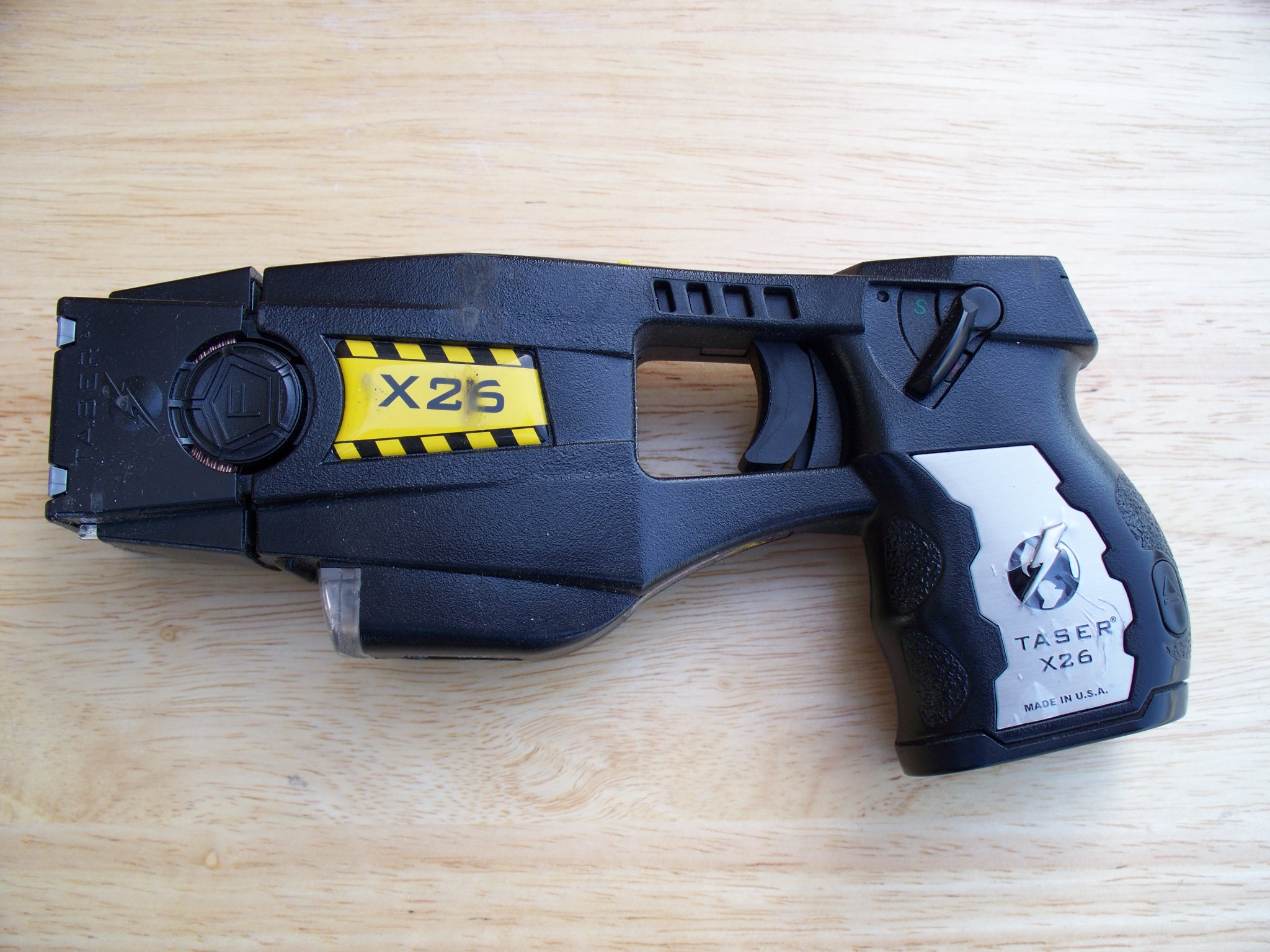 Cops shock pregnant teen with 50,000 volts from stun gun, just for demanding a search warrant