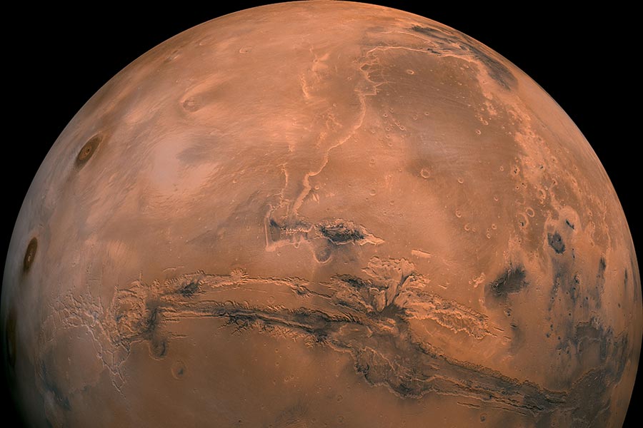 NASA says dark streaks splitting the Mars surface are the result of a huge avalanche of dust