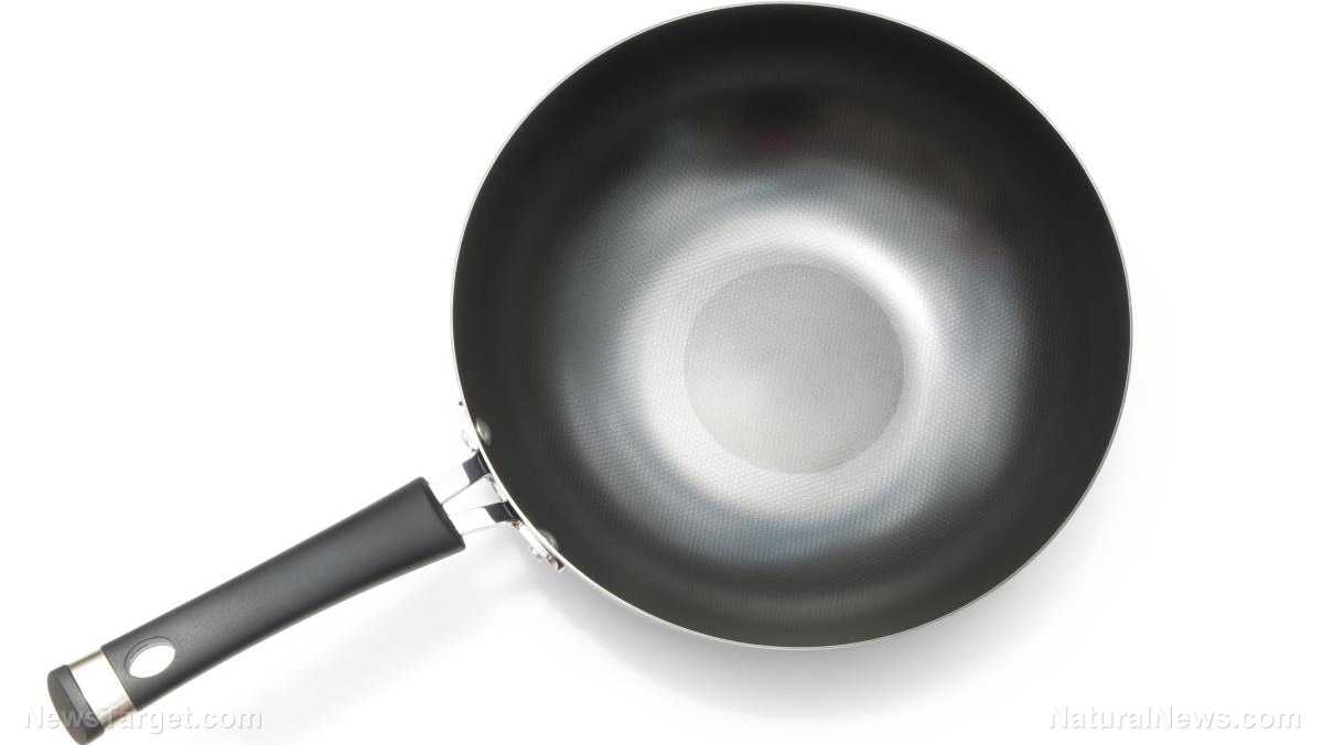Dump dangerous pots and pans laced with cancer-causing chemicals for these non-toxic alternatives