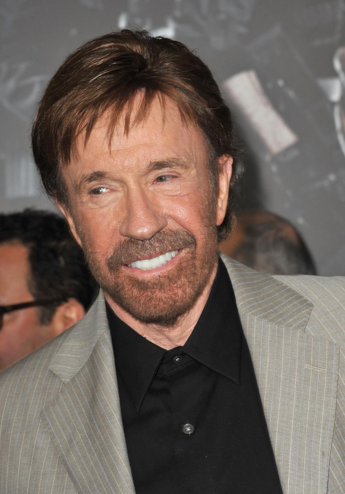 Mass awakening: Chuck Norris and other celebrities are speaking about chemtrails