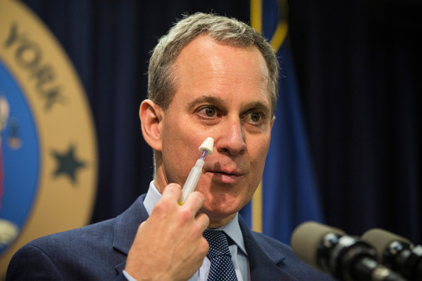 NY Attorney General Eric Schneiderman resigns following allegations of assaults on numerous women who claim he choked them, slapped them, and even threatened to kill them