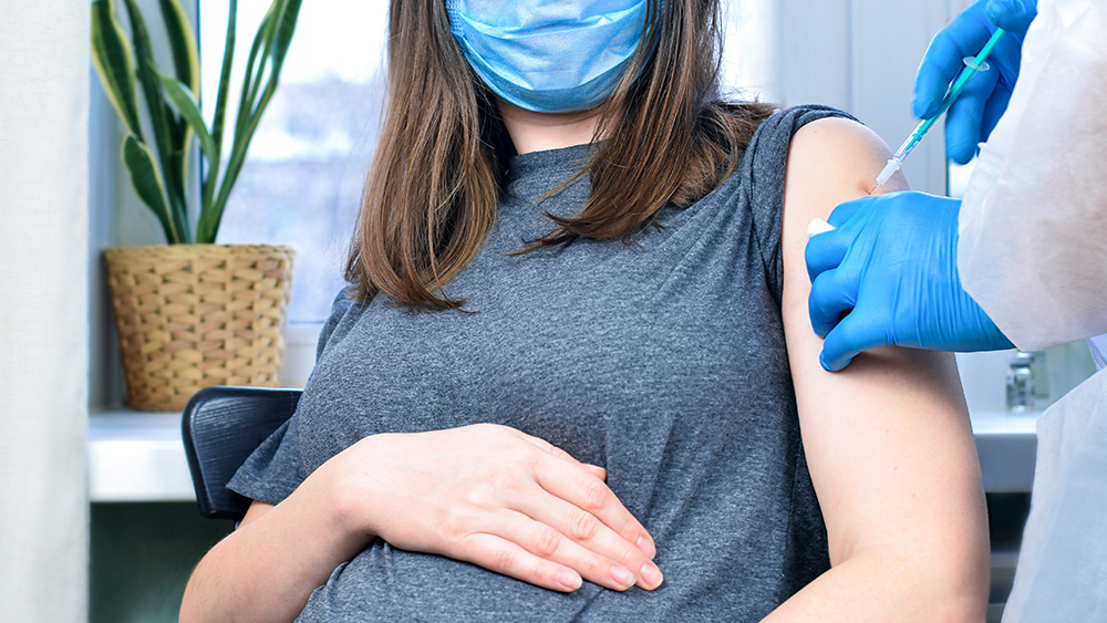 Does getting vaccinated for Covid-19 make a woman infertile?