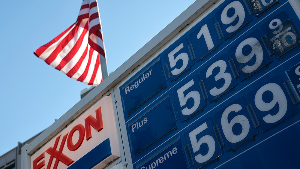 National average price of gas hits record high of $5 per gallon