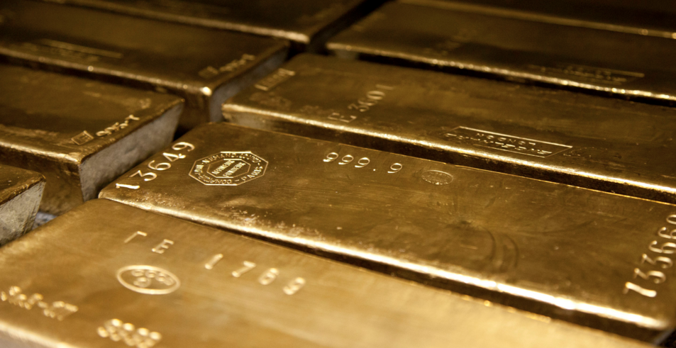 Central banks all over the world are buying gold at a furious pace