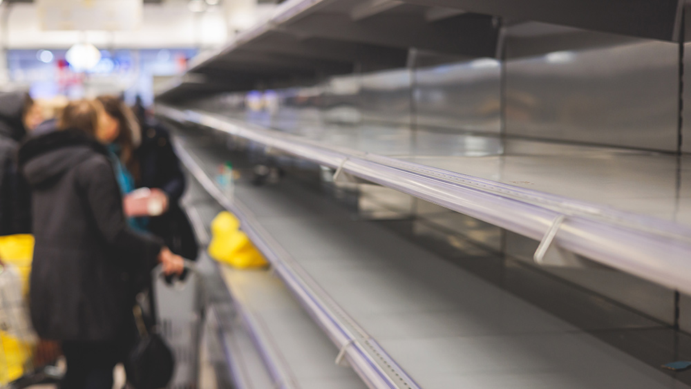 Food shortages will increase in 2023: here are the top 13 most likely products to show scarcity Empty-shelves-food-crisis-stores-hunger
